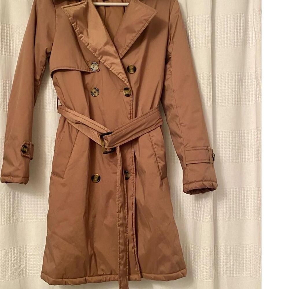 Bernardo Women's tan puffer trench Coat with belt, size XS